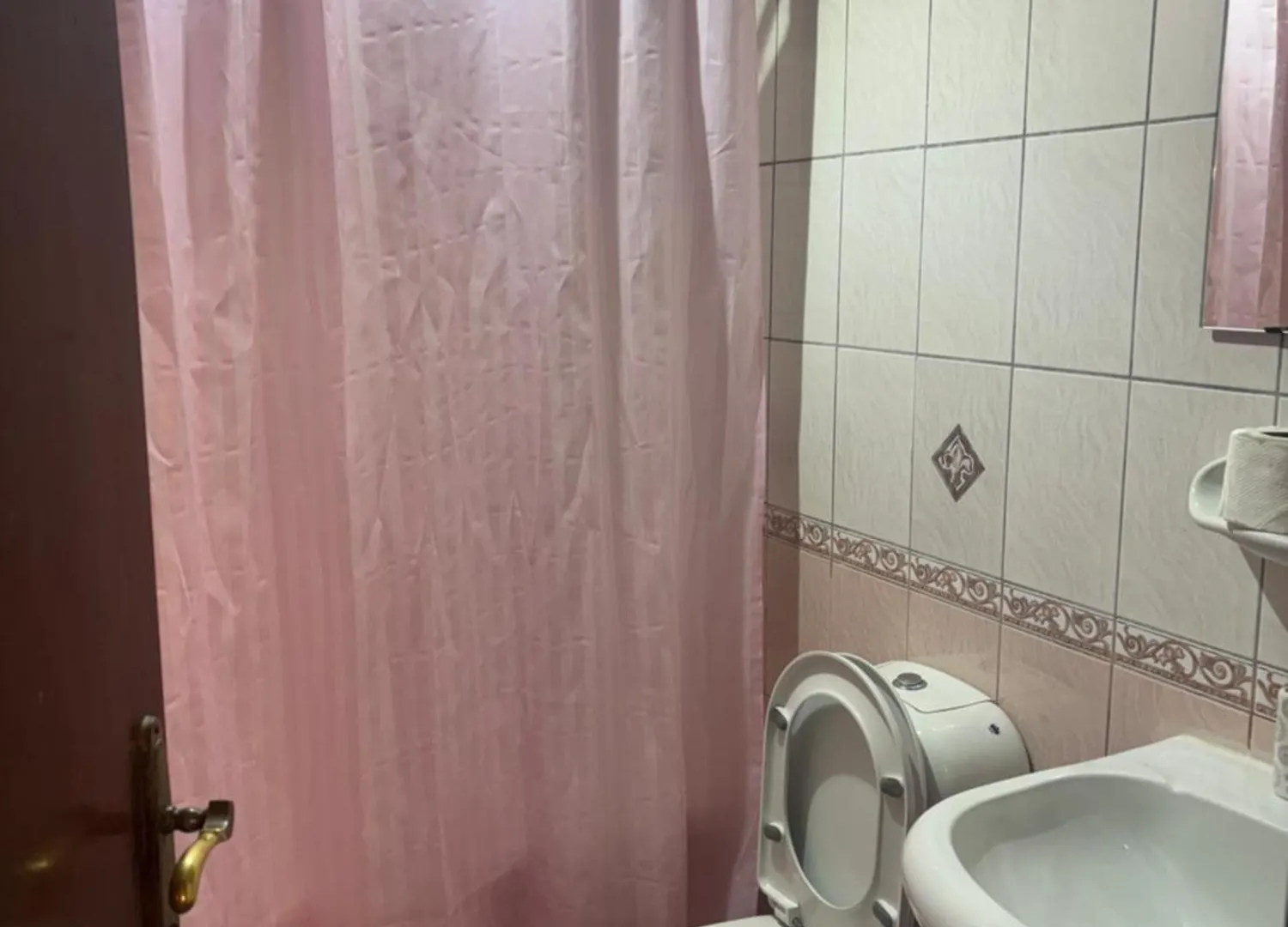 Studio Apartment 샤르자 0*,  아랍에미리트